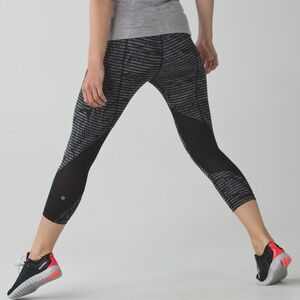 Run: Inspire Crop II *Full-On Luxtreme (Mesh)Stripe Play Slate Black / BLACK